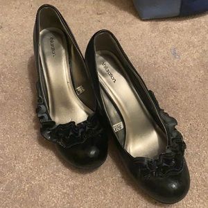 Xhilaration closed toe heels